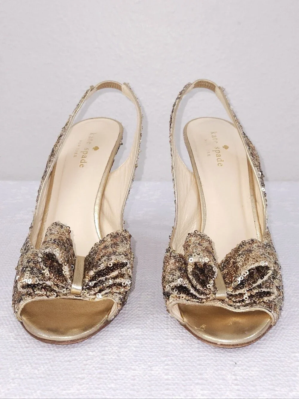 KATE SPADE Sawyer Sequin Bow Pumps Gold Slingback Peep Toe Heels US 8